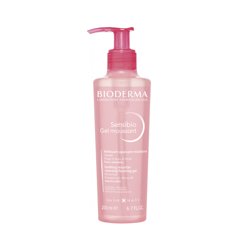 O Sensibio Gel Moussant da Bioderma limpa e acalma a pele sensível, preservando a barreira cutânea e evitando a secura. Fórmula